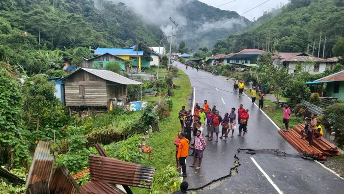 Arfak  Diterjang Longsor 6 Rumah Rusak 2 Orang Tewas