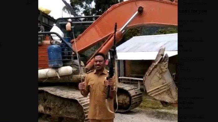 Bupati Arfak Sebut Polisi dan Tentara Pencuri Emas