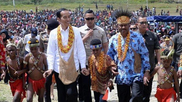 Jokowi Janjikan Pembangunan Jalan di Pegunungan Arfak