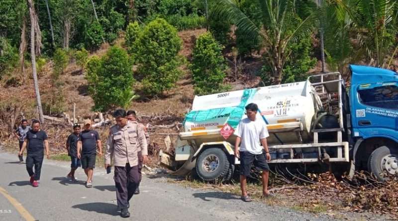 Polsek Bunta Tindak Cepat, Datangi TKP Kecelakaan