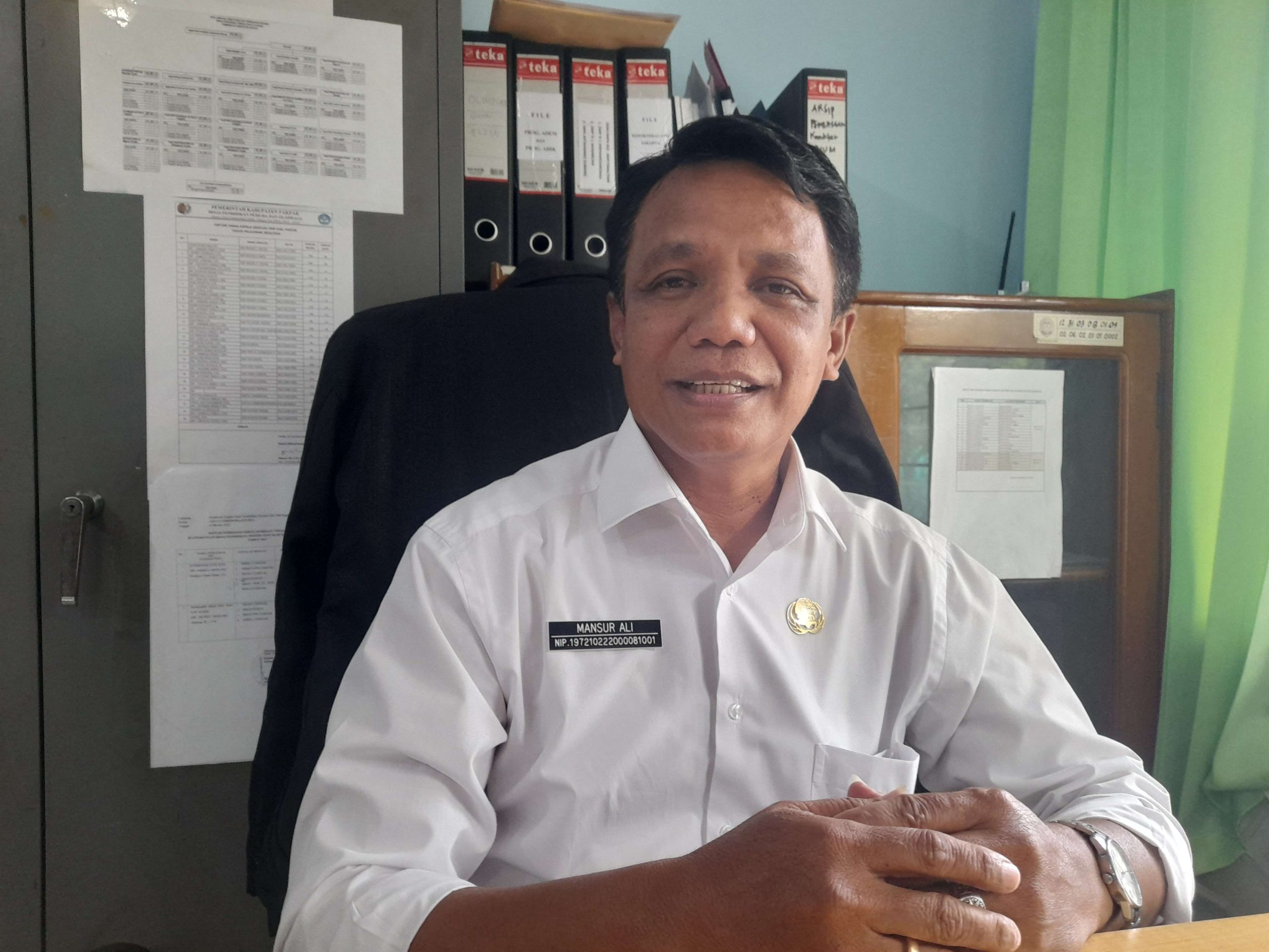 Dinas Pendidikan Fakfak Pastikan Seragam Gratis