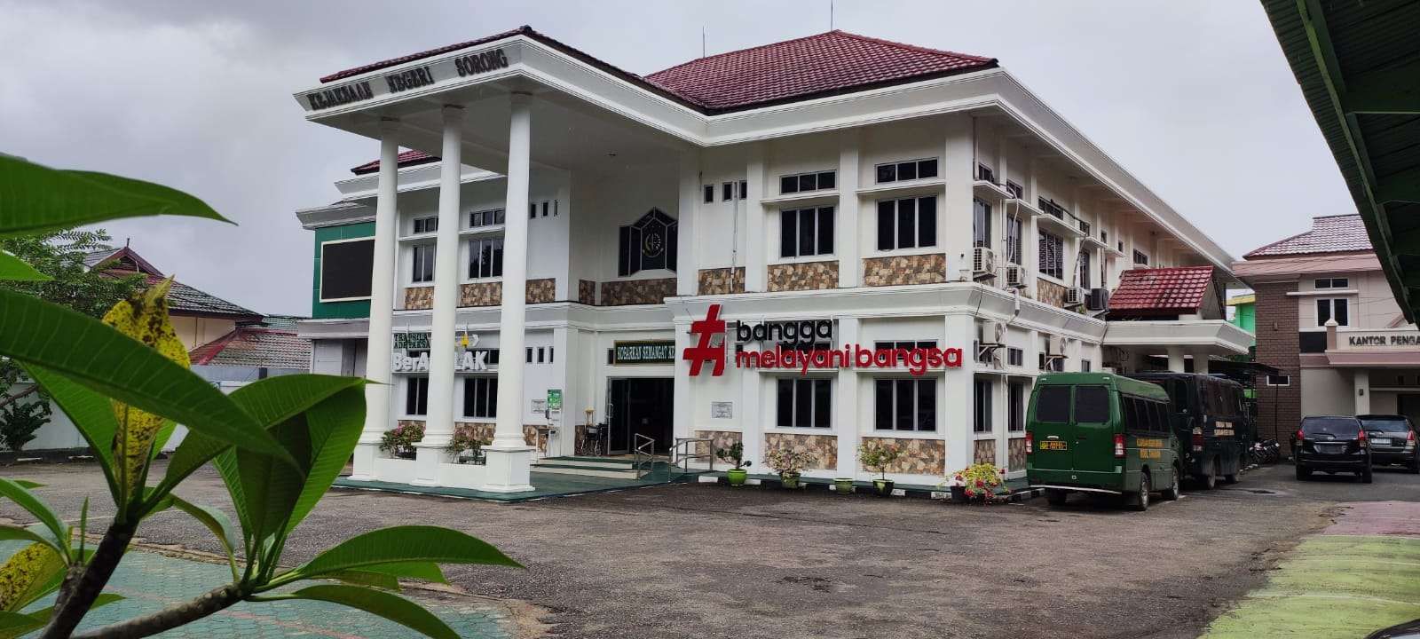 Mantan Wali Kota Sorong Lambert Jitmau Dipanggil Penyidik