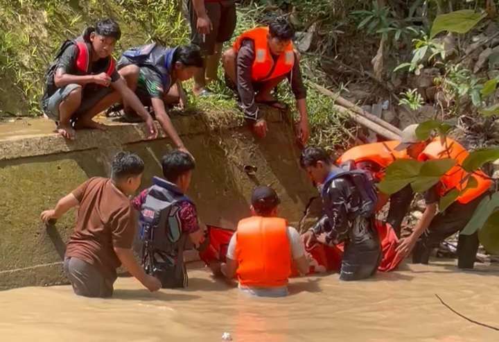 SAR Gabungan Temukan Orang Tenggelam di Sungai Tapin